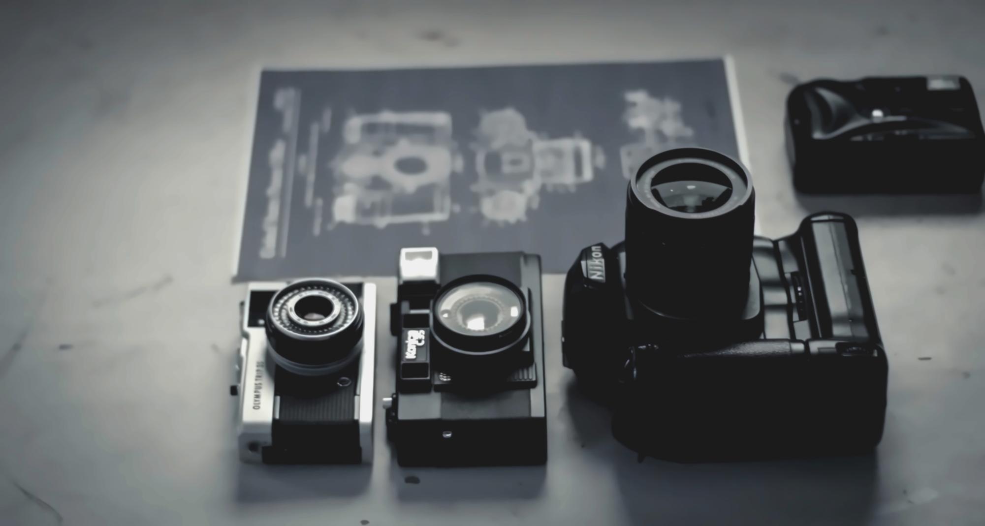 Процесс работы с плёночными камерами и аналоговыми техниками съёмки