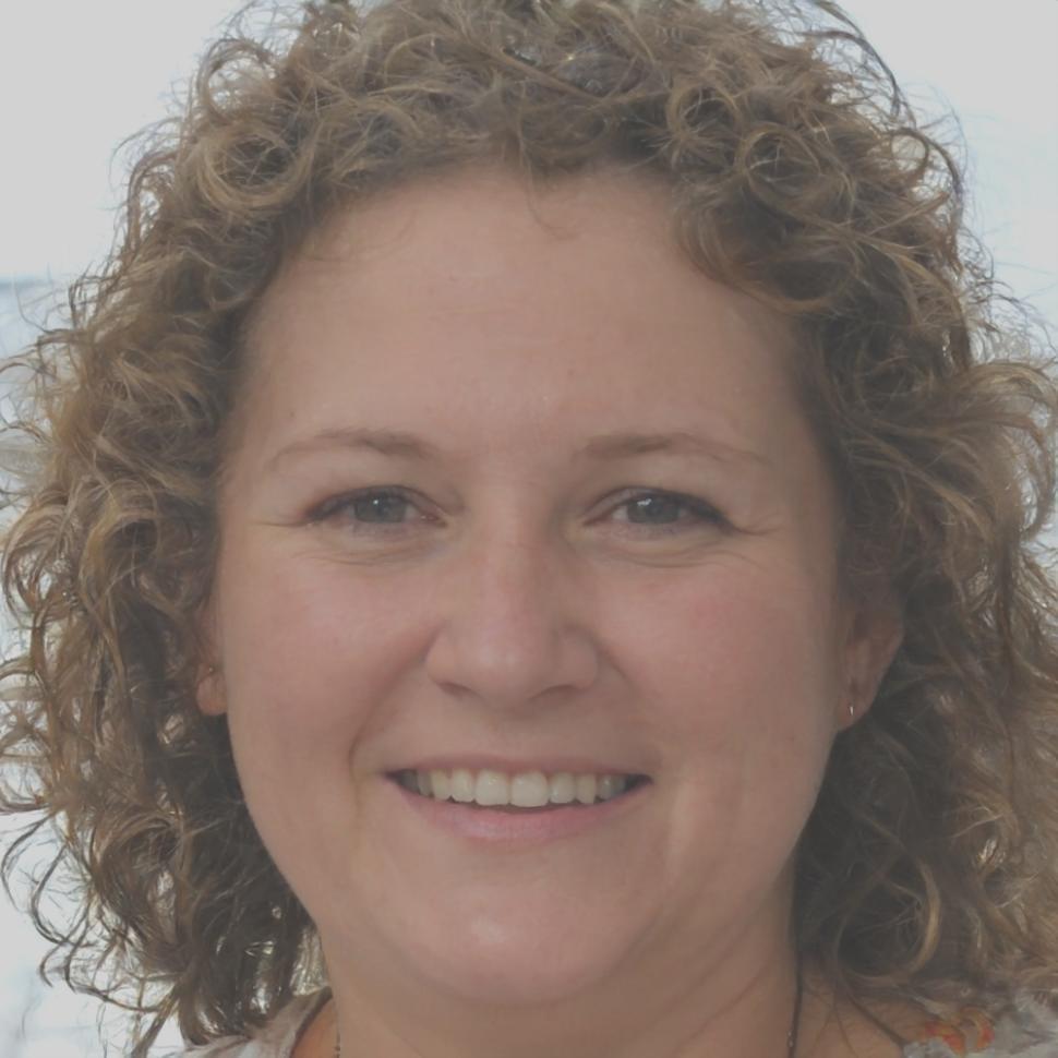 Зарина Мукушева, основатель и ведущий преподаватель Computlex Systems